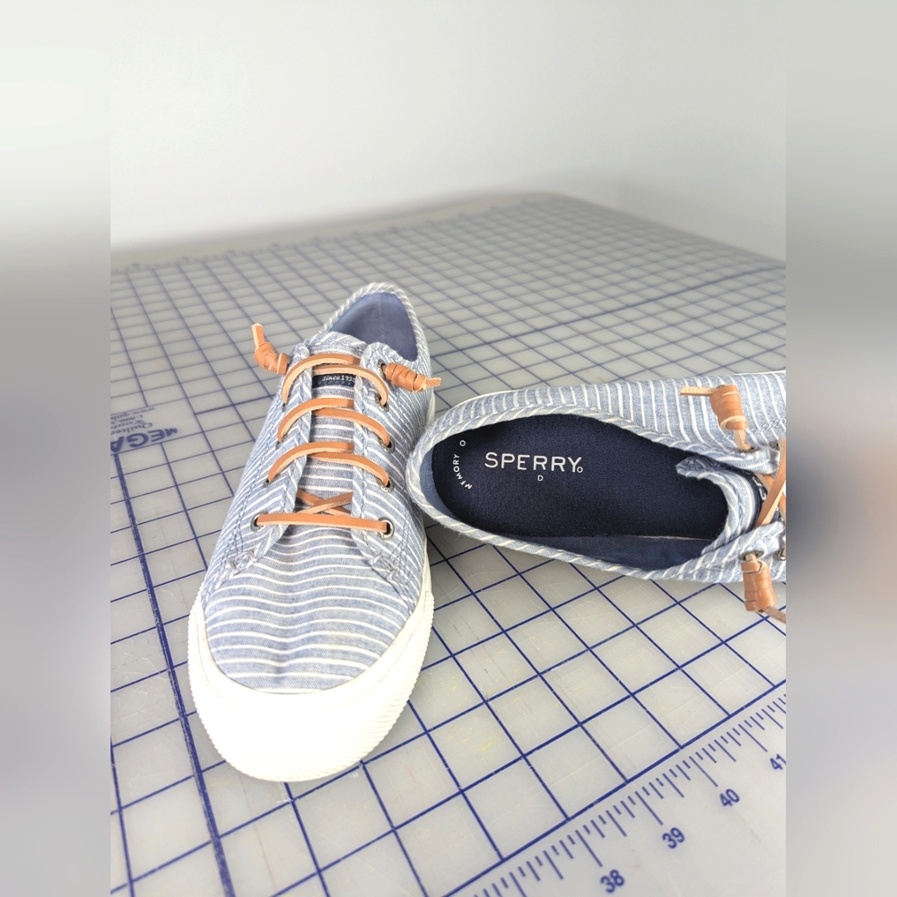 Sperry Striped Blue & White Sneakers – Women’s 9.5, Leather Laces - Picture 2 of 16